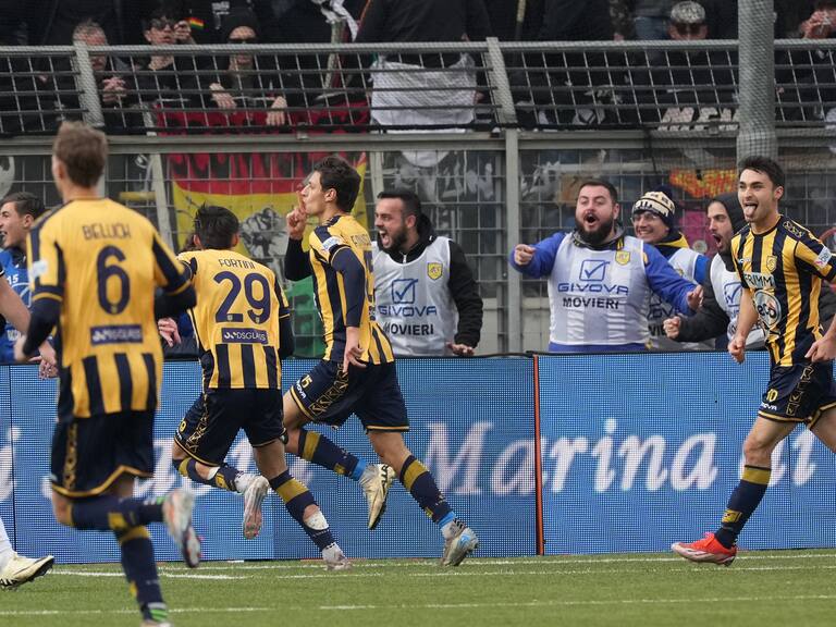 Bisnieto de Benito Mussolini desata polémica en Italia tras la celebración de su primer gol como profesional