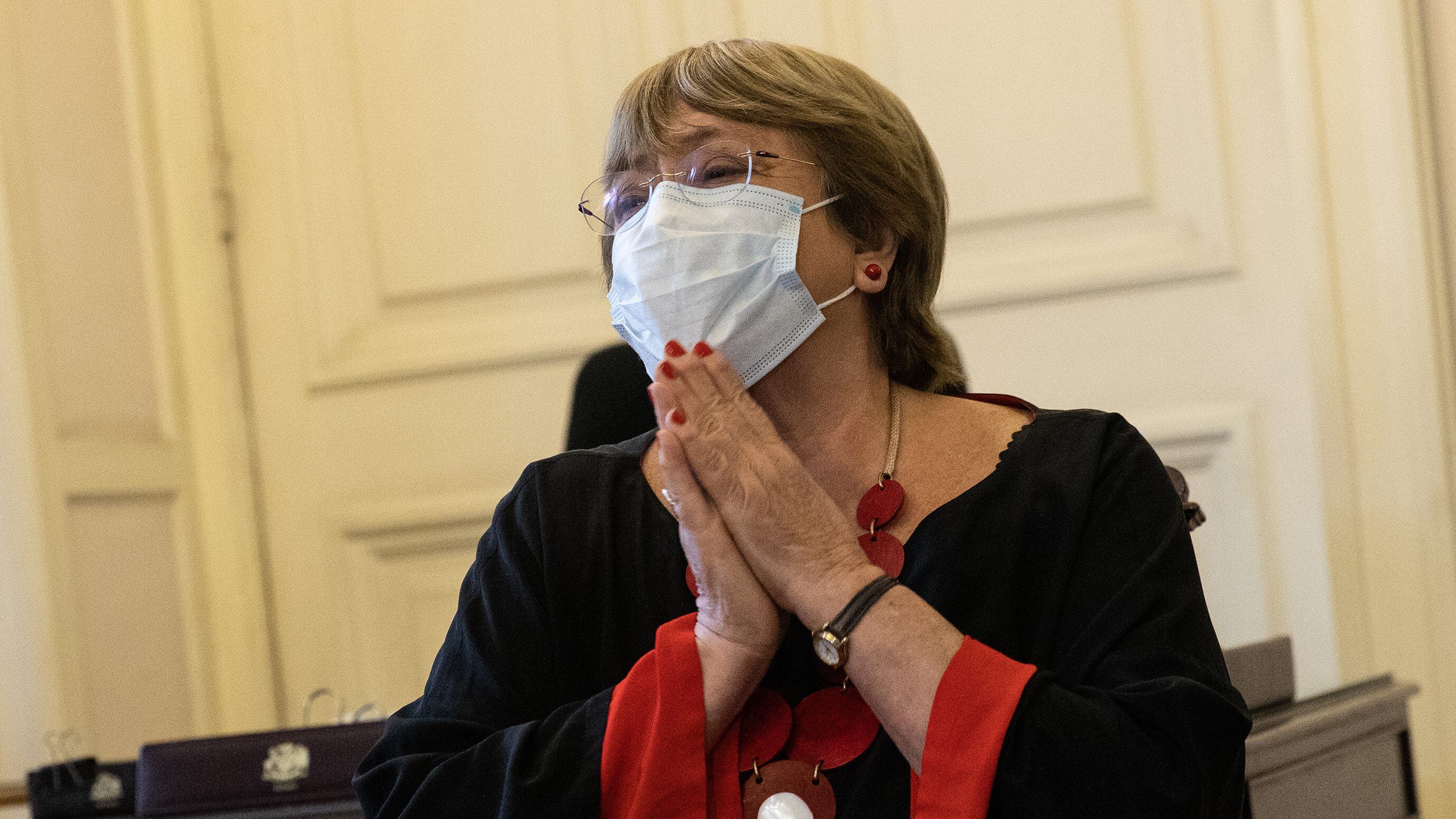 23 de diciembre de 2021/SANTIAGOLa Alta Comisionada de la ONU, Michelle Bachelet, llega al ex Congreso para exponer ante la Comisión de Sistema Político de la Convención Constitucional.
FOTO:  EFE / Alberto Valdés POOL/AGENCIAUNO