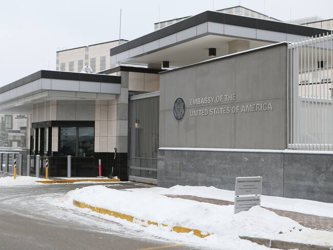 KIEV, UKRAINE - JANUARY 24: Embassy of the United States of America after US ordered family members of embassy staff to leave Ukraine on January 24, 2022, in Kiev, Ukraine. (Photo by Stringer/Anadolu Agency via Getty Images)