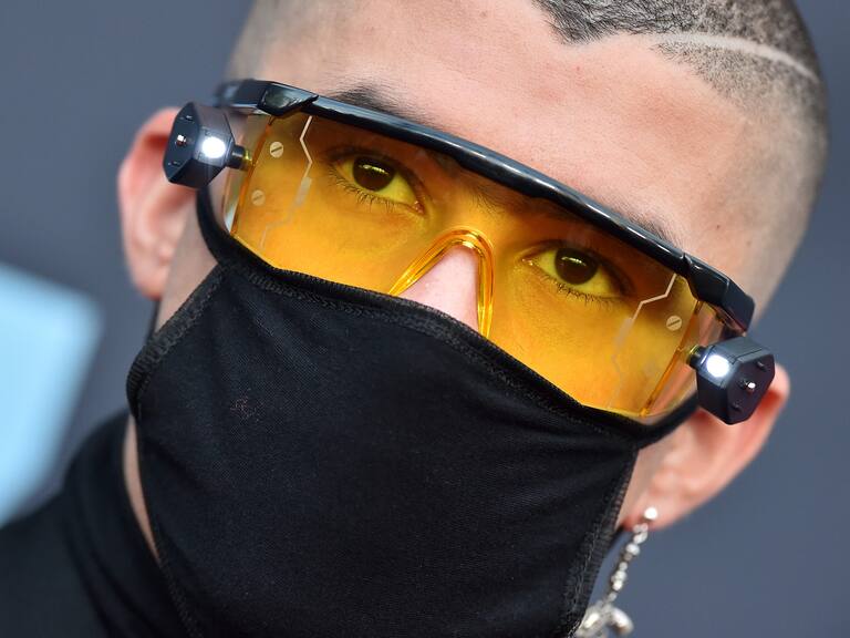 Es un hecho histórico: Bad Bunny será el segundo hombre en protagonizar una portada de Playboy