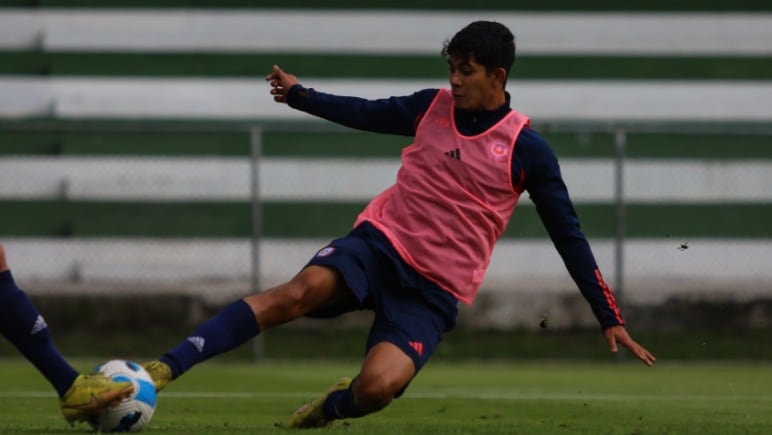 Ignacio Pérez avisa que Chile va con "toda la garra" para clasificar al Mundial Sub 17: "Lo único que queremos es ganar"