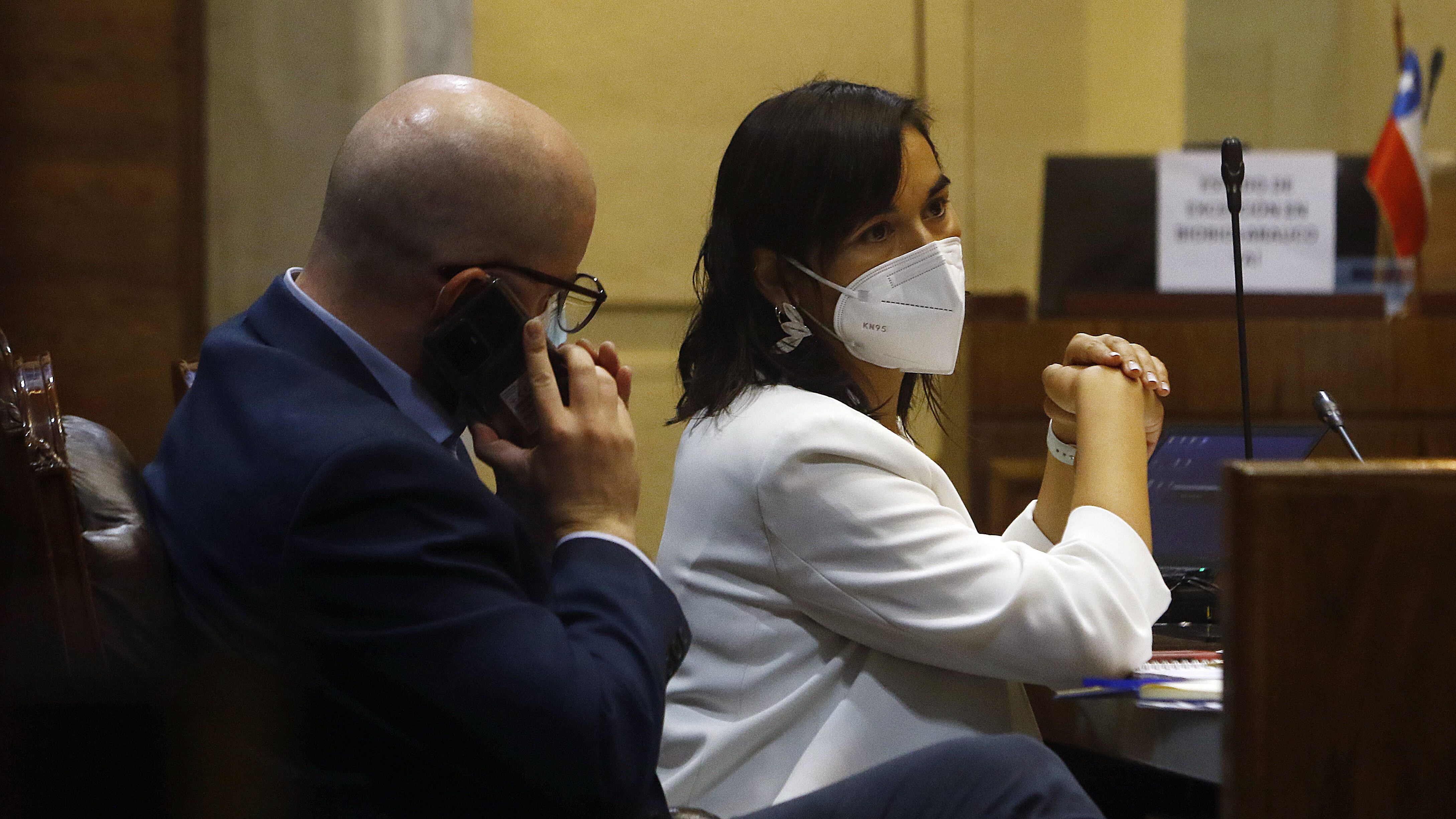 16 DE MARZO DE 2022/VALPARAISOLos ministros Giorgio Jackson (i) e Izkia Siches (d), durante la Sesión de Sala de la Cámara de Diputados, en donde se analiza la extensión del Estado de Excepción Constitucional en la zona norte por la situación migratoria
FOTO: LEONARDO RUBILAR CHANDIA/AGENCIAUNO
