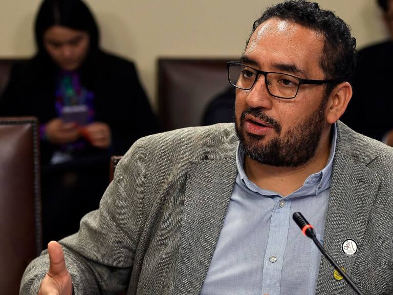 Ministro de Educación responde a profesores por petitorio: «La desconfianza solo se resuelve por la vía de los hechos»