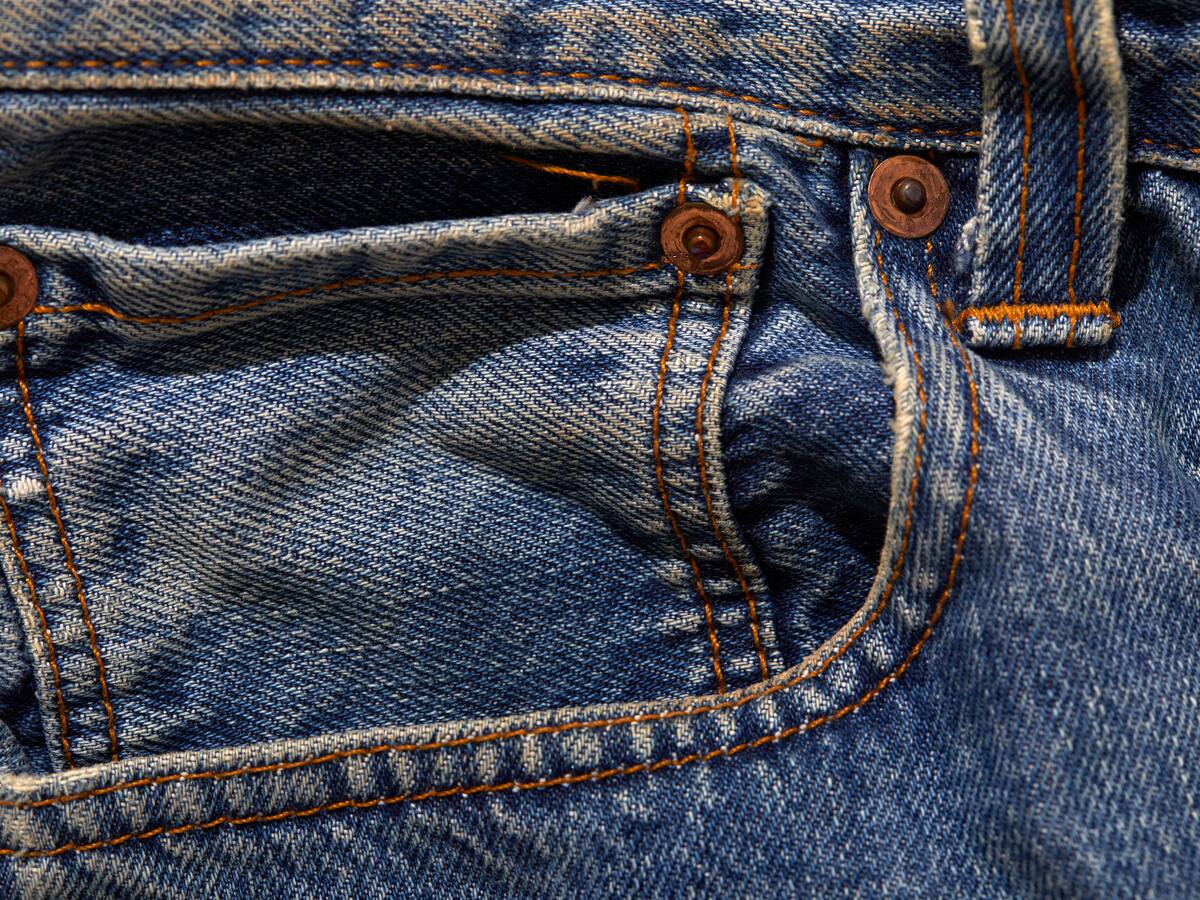 Un detalle que va más allá de la estética: para esto sirven los remaches en los jeans