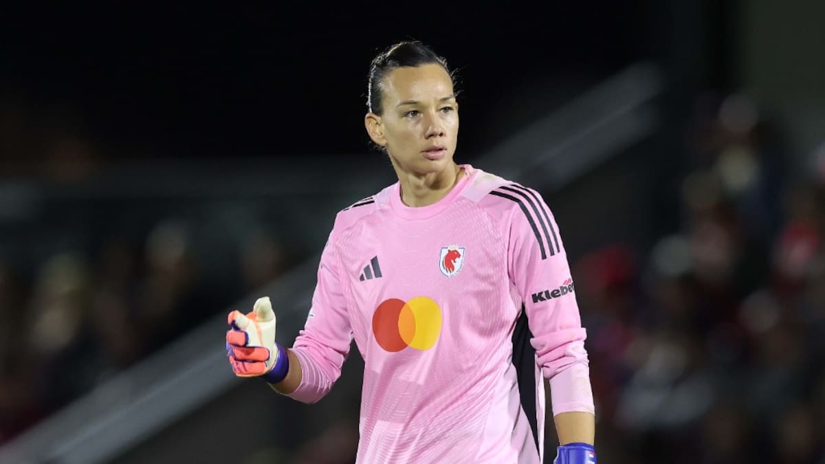 El lugar donde Tiane Endler podría terminar su carrera en un futuro: “Es la cuna del fútbol femenino”