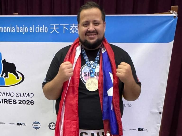 Chileno hace historia y se corona campeón sudamericano peso pesado de sumo