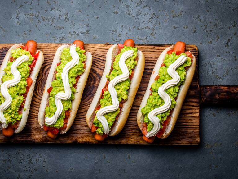 Conocida cadena de completos sortea un mes de productos gratis en Chile y así puedes participar