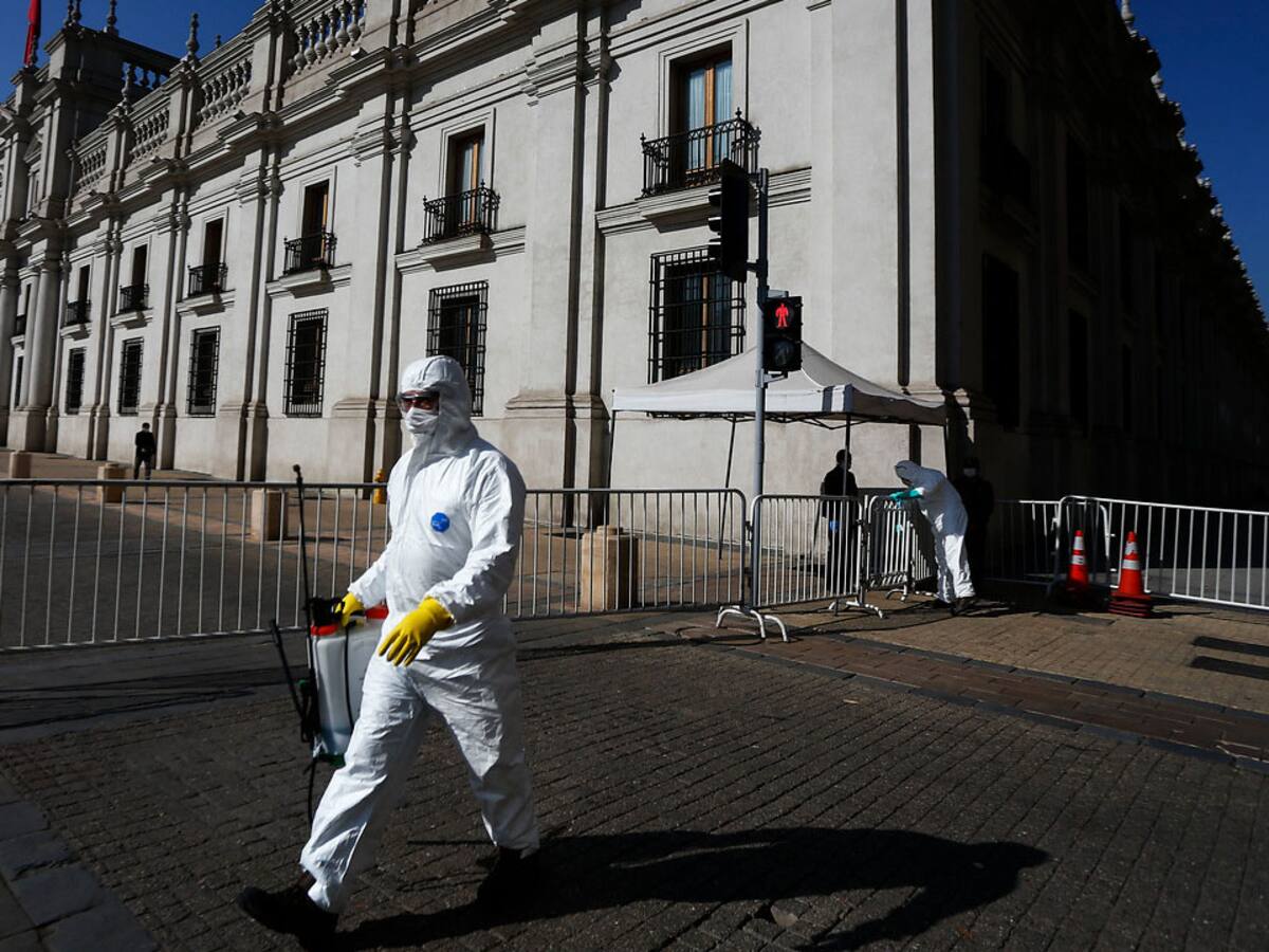 Prensa de La Moneda y caso de coronavirus: 48 trabajadores fueron enviados a cuarentena obligatoria