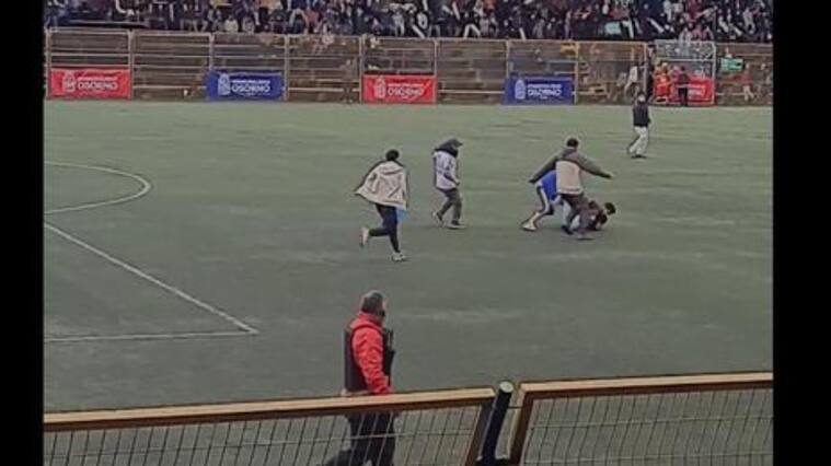 Incidentes entre hinchas empañan amistoso entre históricos de Colo Colo y la U en Osorno