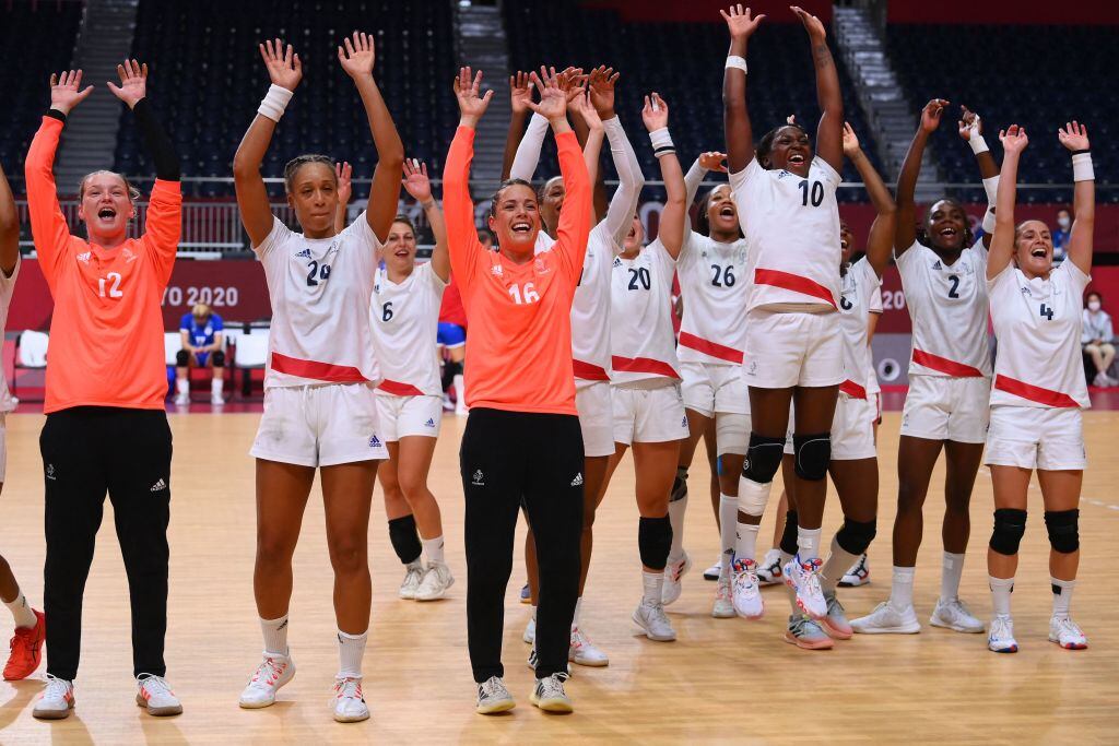 Equipo femenino de balonmano de Francia festeja su oro olímpico