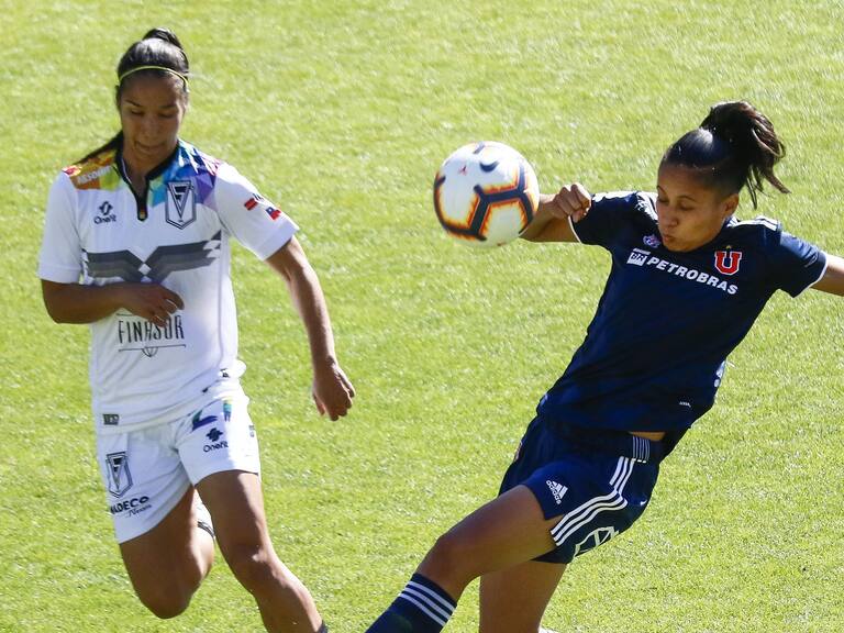 20 DE DICIEMBRE DE 2020/VIÑA DEL MARFernanda Pinilla (d), durante el partido valido por el Campeonato Femenino de Primera 2020, entre Santiago Morning y Universidad de Chile, disputado en el Estadio Sausalito.
FOTO: LEONARDO RUBILAR CHANDIA/AGENCIAUNO