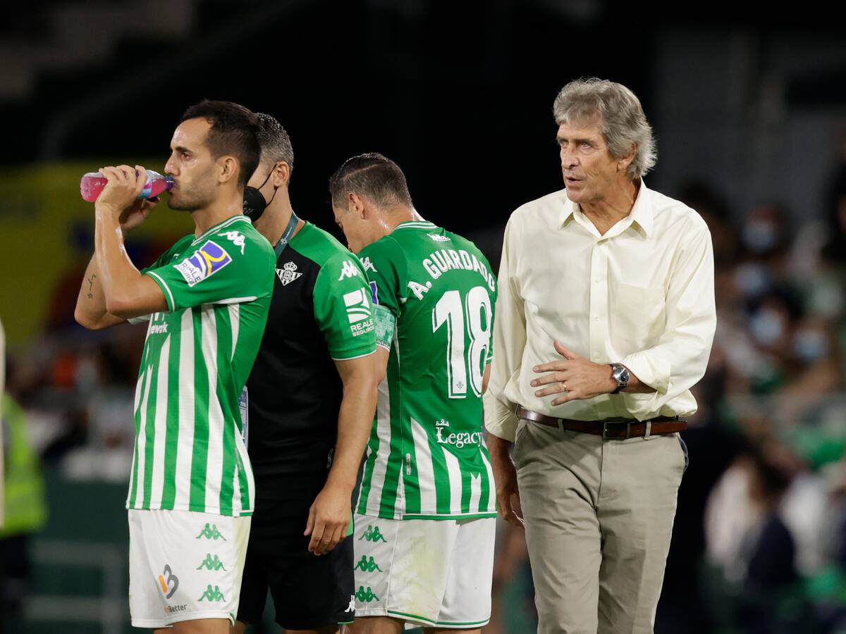 “Nos ha costado mucho dejarlo ir”: El emotivo adiós de Manuel Pellegrini a Andrés Guardado en el Real Betis