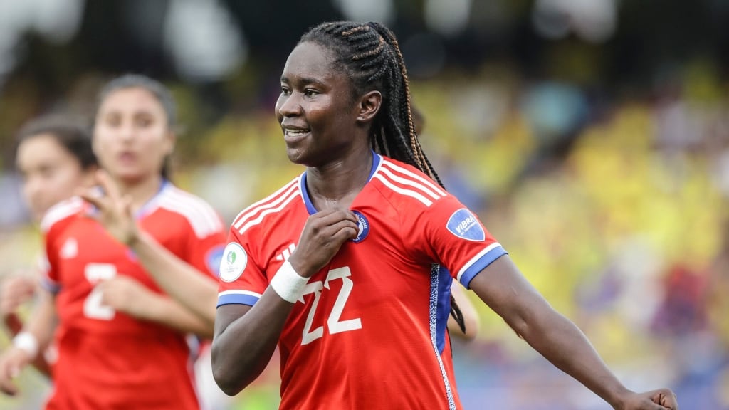 Mary Valencia se rompe el ligamento cruzado y es baja en La Roja Femenina para el repechaje mundialista