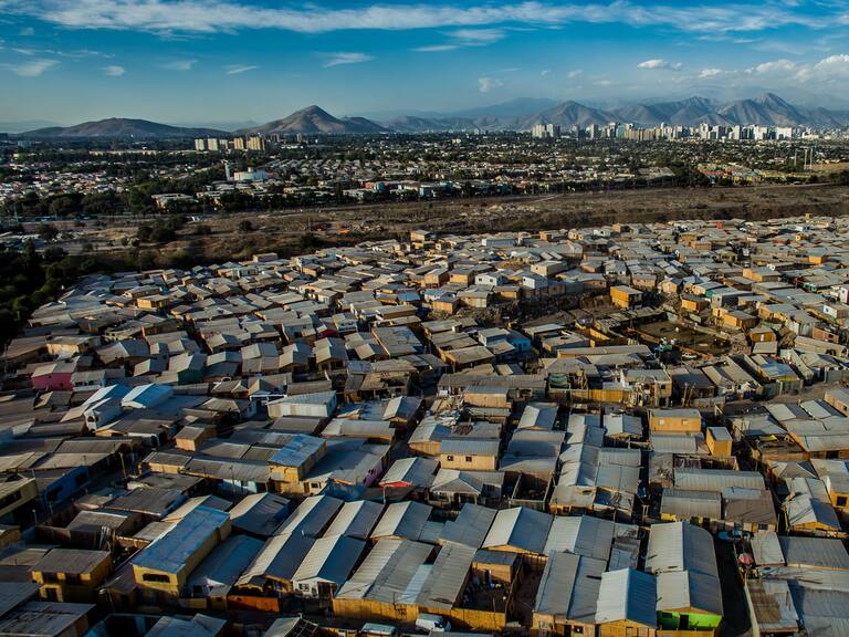 TECHO-Chile alerta bajo avance del Plan de Emergencia Habitacional: solo un 31% de los campamentos han sido intervenidos