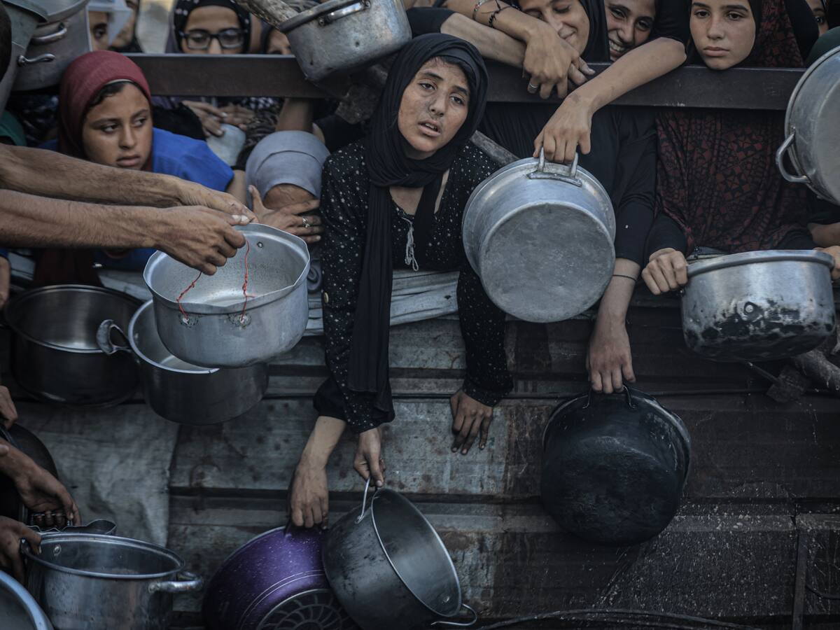 Gaza al borde del colapso: denuncian hambruna masiva y médicos desmayados por falta de alimentos