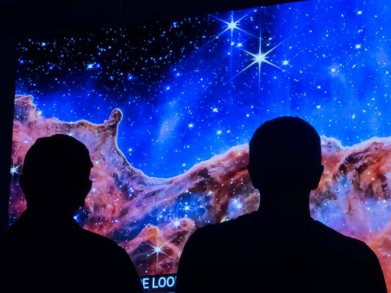 La muerte cósmica nunca se vio tan hermosa: la imagen del JWST con los últimos momentos de una extraña estrella