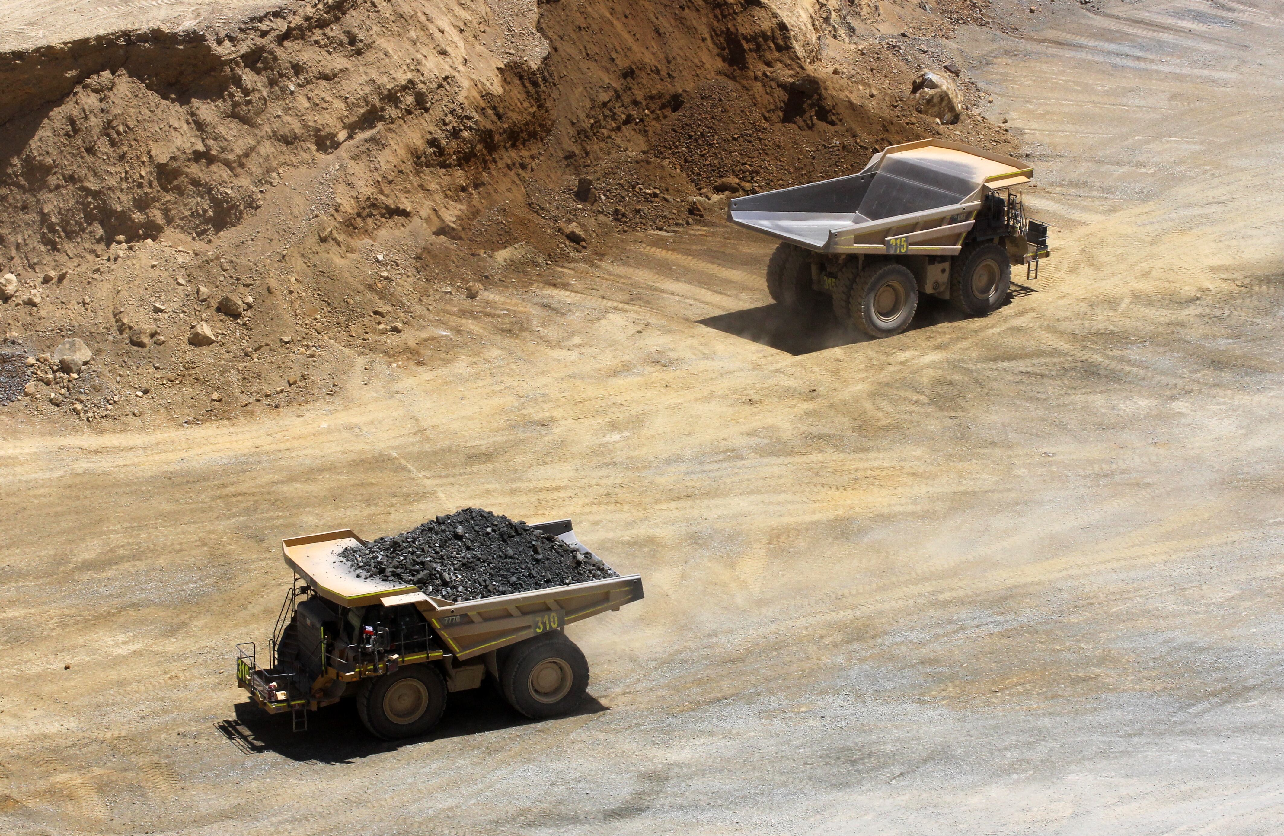 25 de enero de 2016/IMAGEN DE ARCHIVO
Fotografias de la division El Teniente que comenzó a ser explotada en 1904, posee 2.400 kilómetros de galerías subterráneas. En 2013 inició la explotación del Rajo Sur, primera explotación a cielo abierto de la División. El Teniente produce más de 450 mil toneladas métricas finas anuales de cobre en la forma de barras de cobre anódico y ánodos de cobre. Como resultado del procesamiento del mineral también se obtiene molibdeno.
Según las estimaciones de analistas los precios promedios del cobre bajarían este año a su menor nivel en mas de una decada ante el débil crecimiento de la demanda de China
FOTO:MILKO CARREÑO/AGENCIAUNO