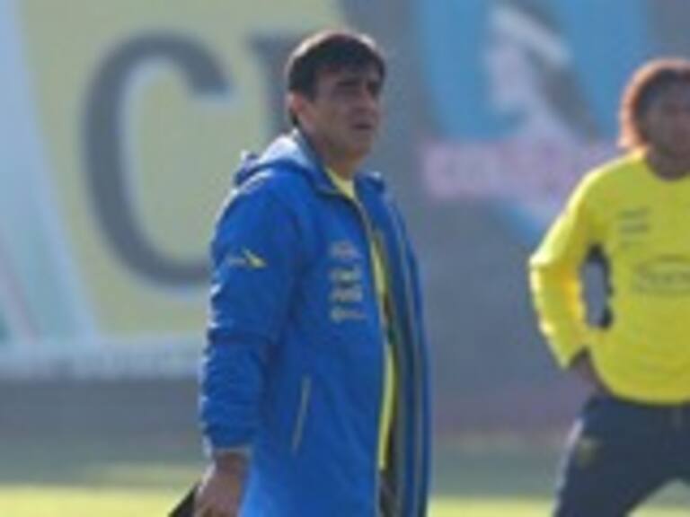 Ecuador culpa a Colo Colo de malas condiciones para entrenar
