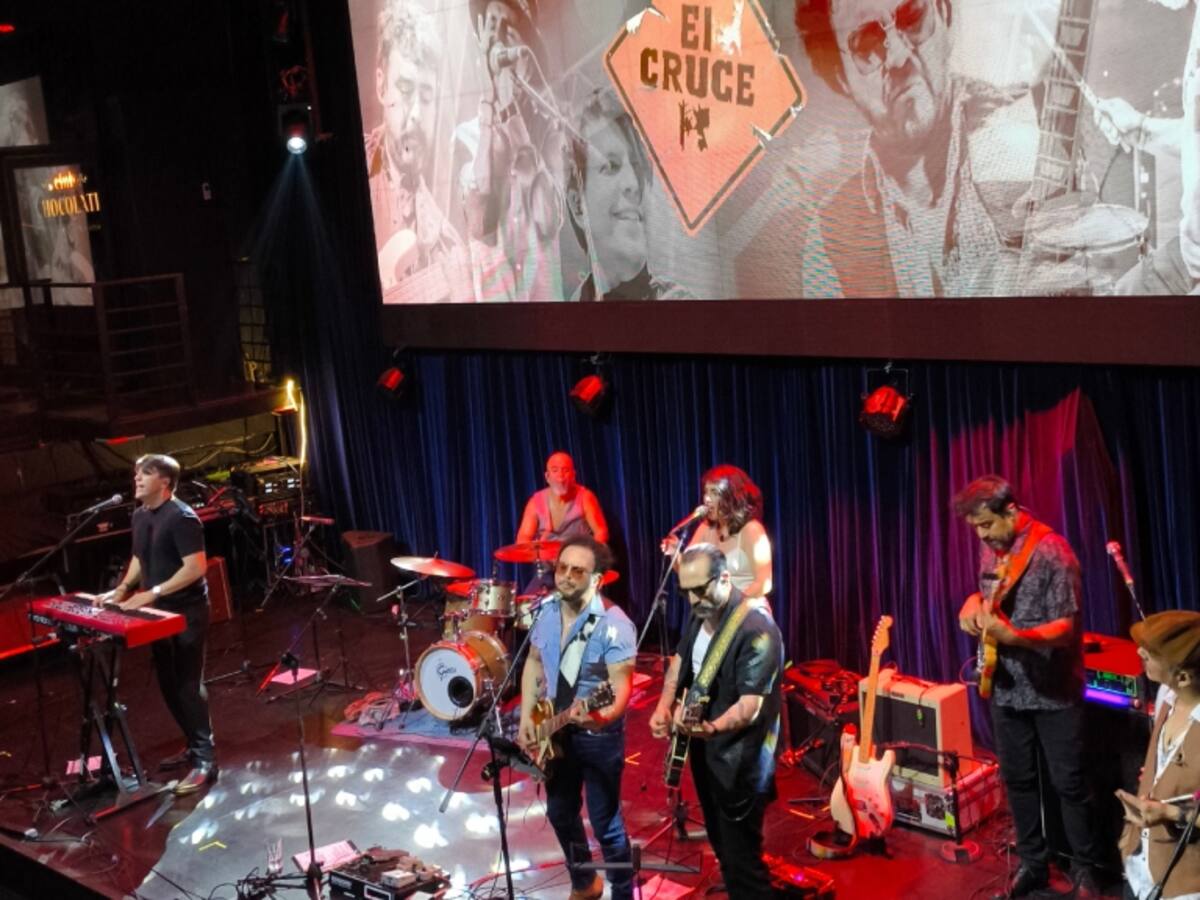 “El Cruce” cerró el año con un show cargado de blues y emoción