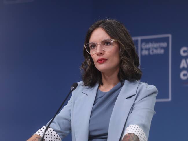 21 de octubre de 2024/SANTIAGO
La ministra Secretaria General de Gobierno, Camila Vallejo, realiza una vocera tras finalizar el comité político en el Palacio de la Moneda, donde abordó el tema del ex subsecretario del Interior, Manuel Monsalve.
FOTO: SEBASTIAN BELTRAN GAETE / AGENCIUNO