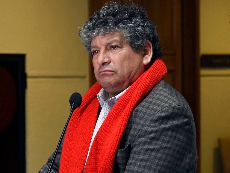 René Alinco tras acusaciones de estar en el Congreso con hálito alcohólico: «Seguramente le molesta el olor a pueblo»