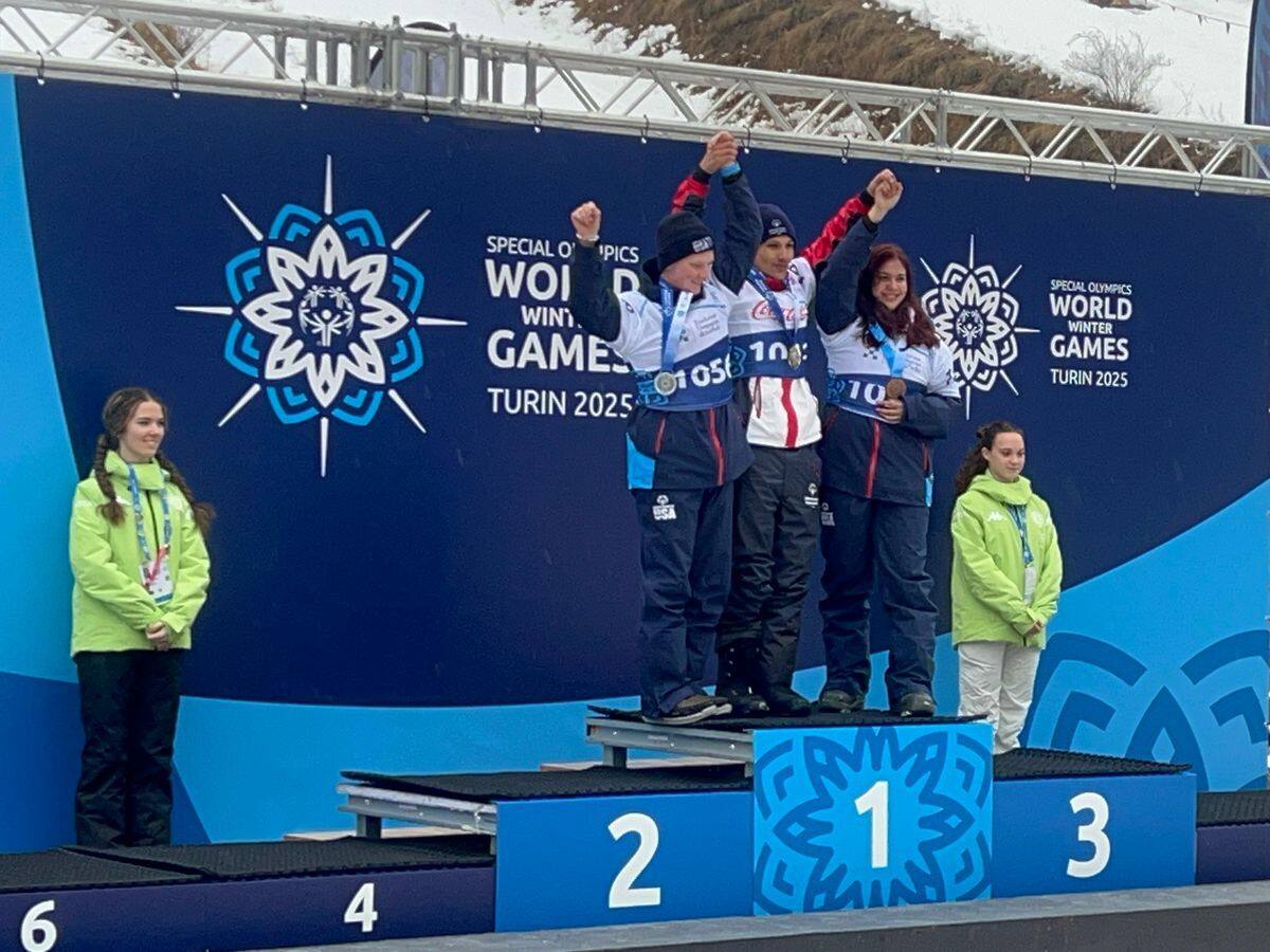 El Team Chile de Olimpiadas Especiales obtiene sus primeras medallas de oro en los Juegos Mundiales de Invierno