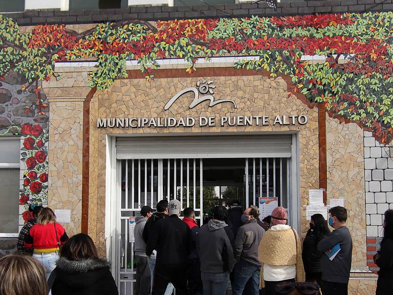 Acusada de malversar $100 millones: prisión preventiva para exjefa de Finanzas en Corporación Municipal de Deportes de Puente Alto