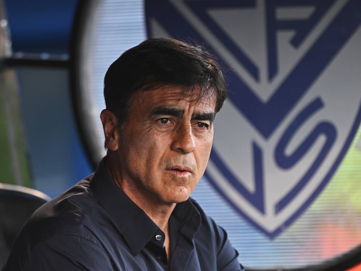 Los dos gigantes de Brasil que quieren arrebatarle a Vélez a Gustavo Quinteros