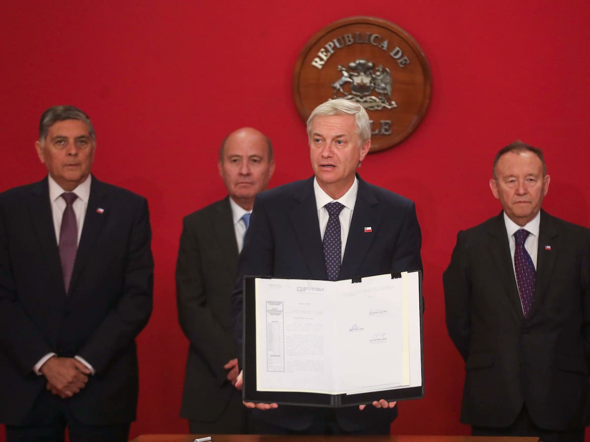 Comunidades changas del Archipiélago de Humboldt se declaran en alerta y reiteran rechazo al proyecto Dominga