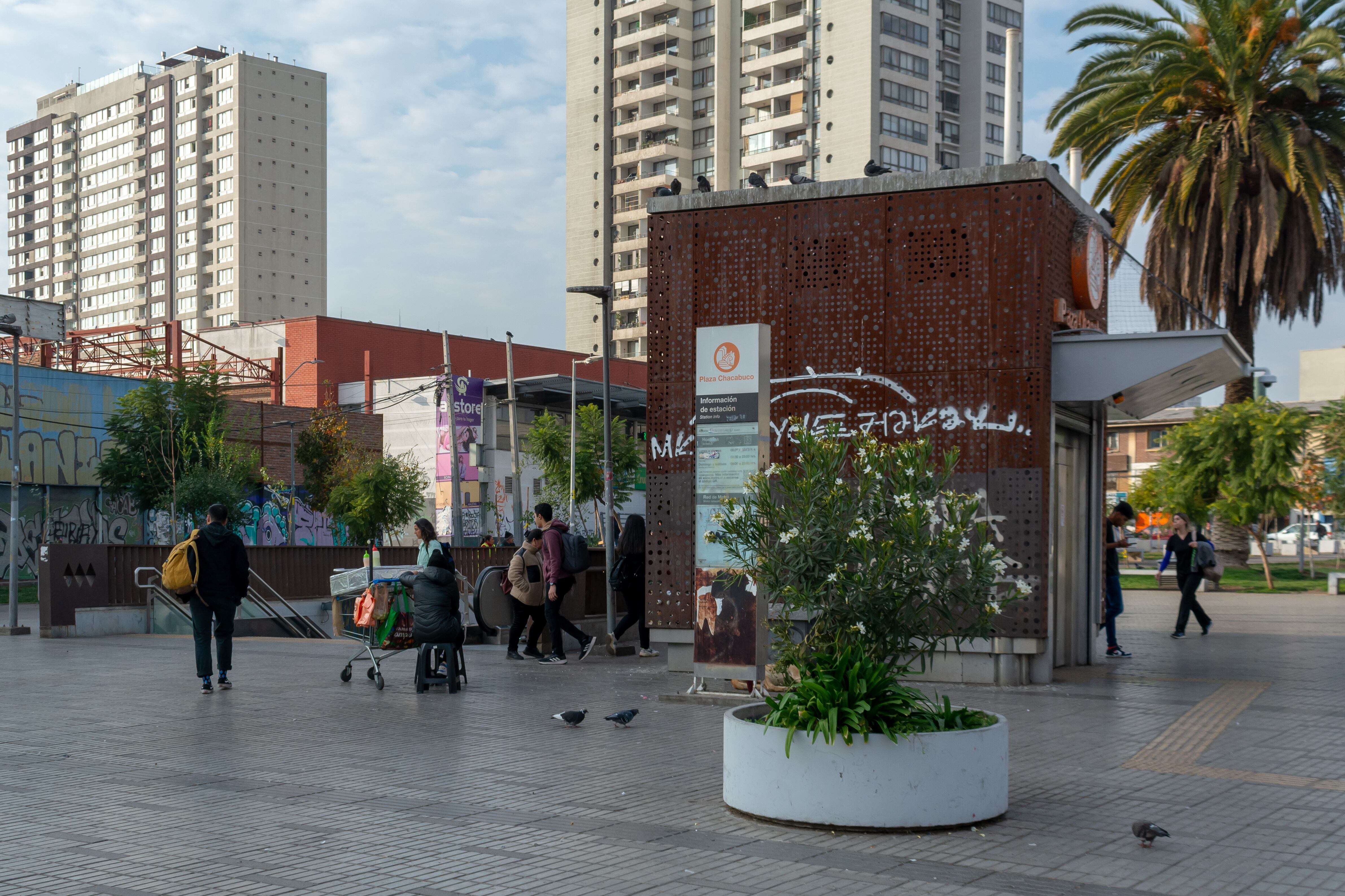 Metro Plaza Chacabuco en Independencia