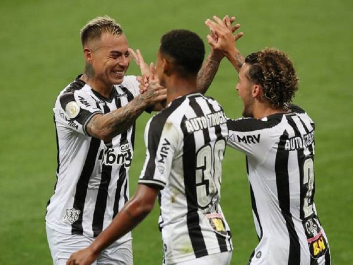 Eduardo Vargas anotó un gran gol por el Atlético Mineiro en la Copa Libertadores