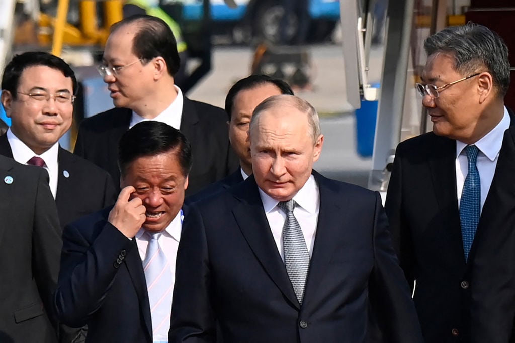 Diplomacia de China recibe al presidente de Rusia Vladimir Putin en Pekín