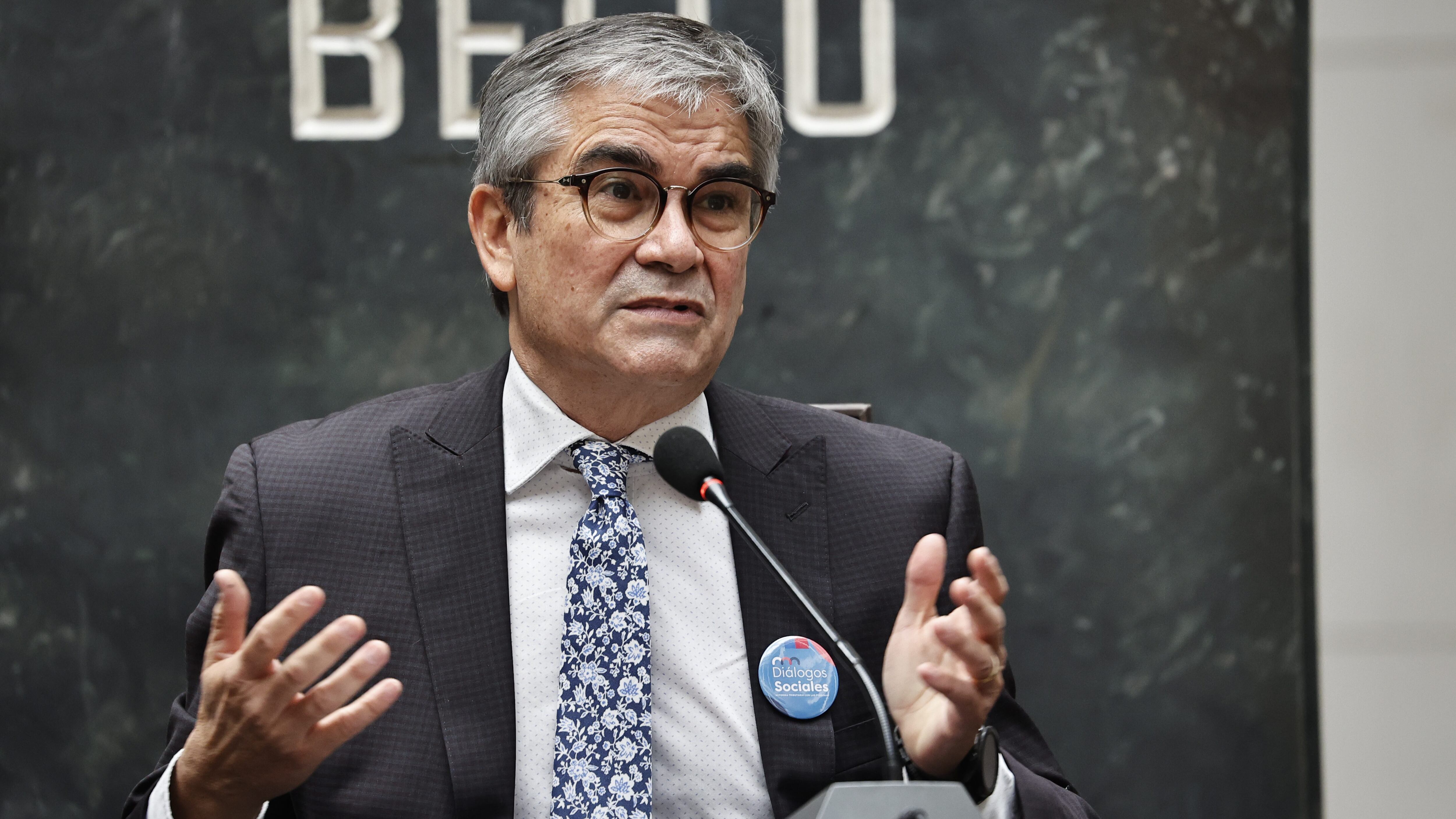 19 de abril 2022/SANTIAGO El ministro de Hacienda, Mario Marcel y la subsecretaria de la Cartera, Claudia Sanhueza, lanzan Diálogos sociales: Reforma tributaria con las personas. En la actividad, las autoridades darán a conocer cómo será el mecanismo de estos encuentros inéditos en las diferentes regiones del país, los que servirán de base para el diseño de la reforma tributaria que presentará el Gobierno de Chile
FOTO: KARIN POZO/AGENCIAUNO