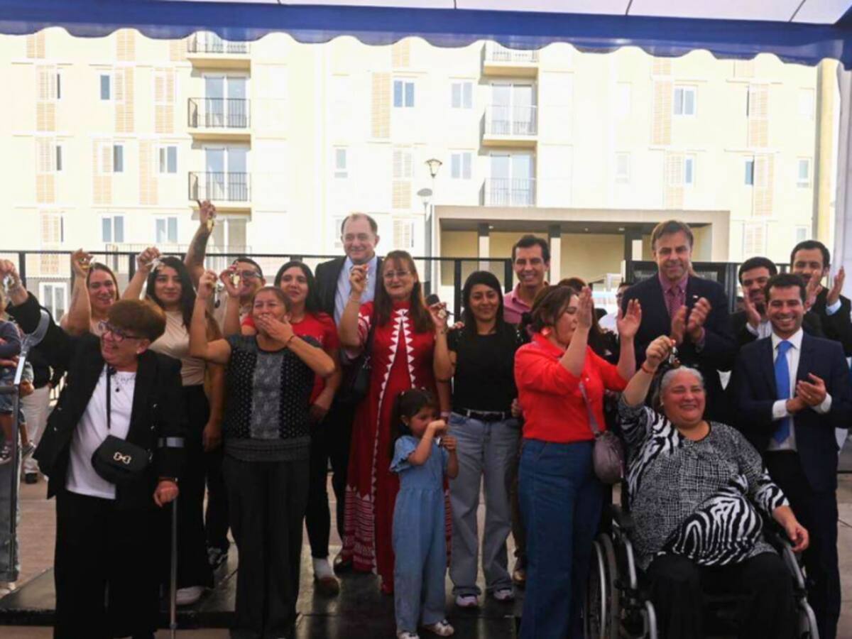 Minvu entregó viviendas a 280 familias de la RM: así son los departamentos que recibieron los beneficiarios del proyecto