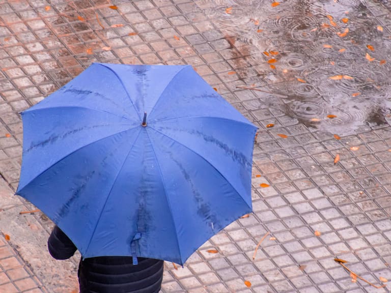 Este es el momento exacto cuando inicia la lluvia en Santiago: cambio radical en el tiempo para Fiestas Patrias