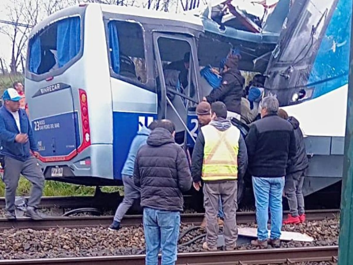 Autoridades cifran en siete las personas fallecidas tras accidente entre taxibus y Biotren en San Pedro de la Paz