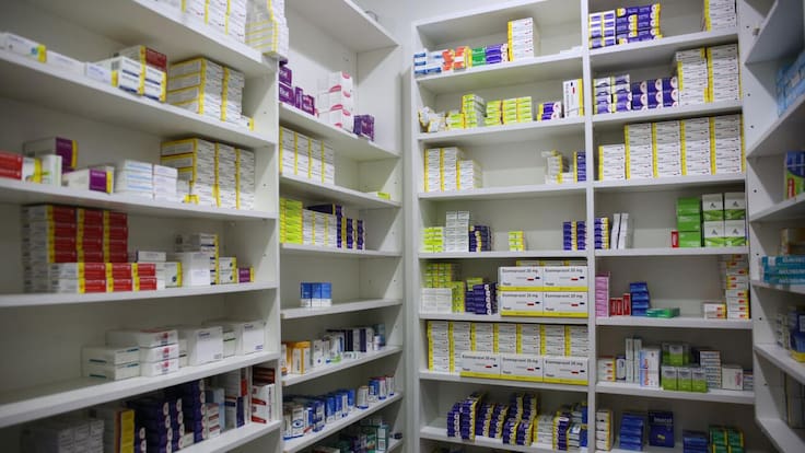 Ahorro de $7.200 millones en salud municipal: “Comisión 0%” de Cenabast pretende bajar el precio de los remedios