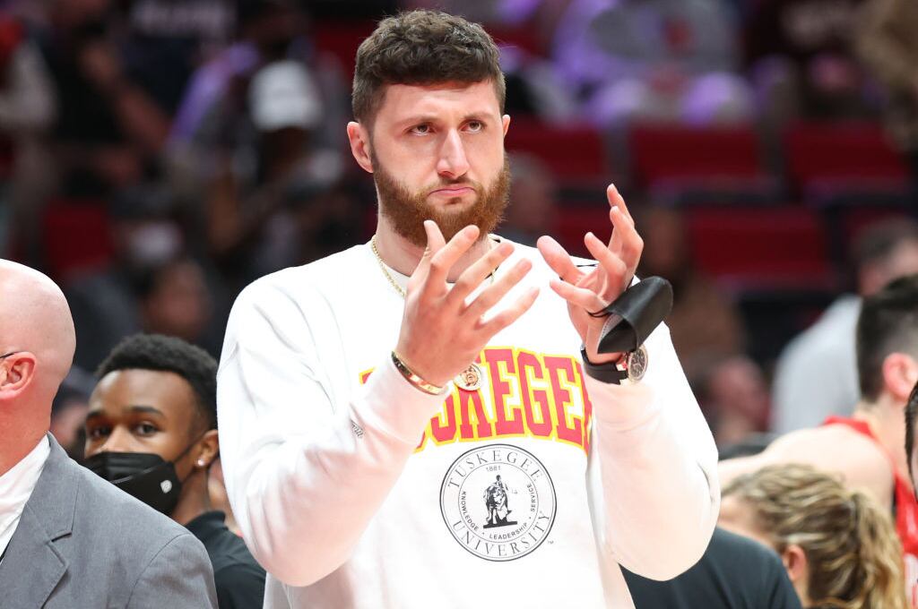 Jusuf Nurkic - aficionado - NBA - Pacers vs Trail Blazers