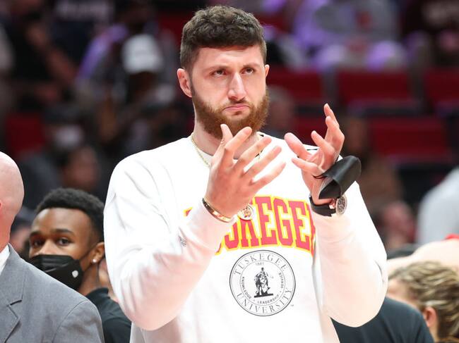 Jusuf Nurkic - aficionado - NBA - Pacers vs Trail Blazers