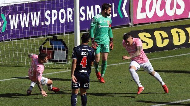 Everton hundió a Universidad de Chile y los azules siguen sin ganar desde el Superclásico