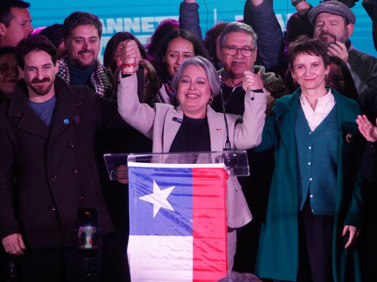 29 DE JUNIO DE 2025 / SANTIAGO
Espera de resultados del conteo de votos de Primarias Presidenciales 2025 en el comando de Jeanette Jara
FOTO: DIEGO MARTIN / AGENCIAUNO