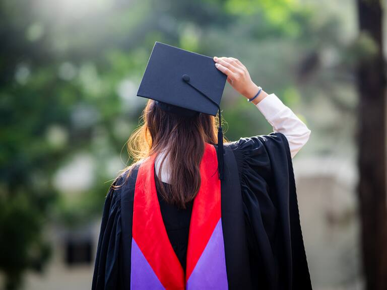 Ranking de Shanghái selecciona a las 4 mejores universidades de Chile en 2024: una de ellas es privada