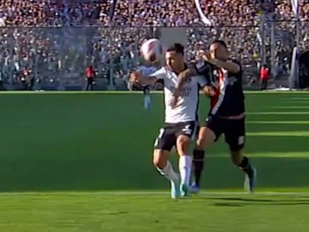Revelan las revisiones del VAR en polémicas jugadas de la última fecha: el supuesto penal no cobrado a Colo Colo se robó las miradas