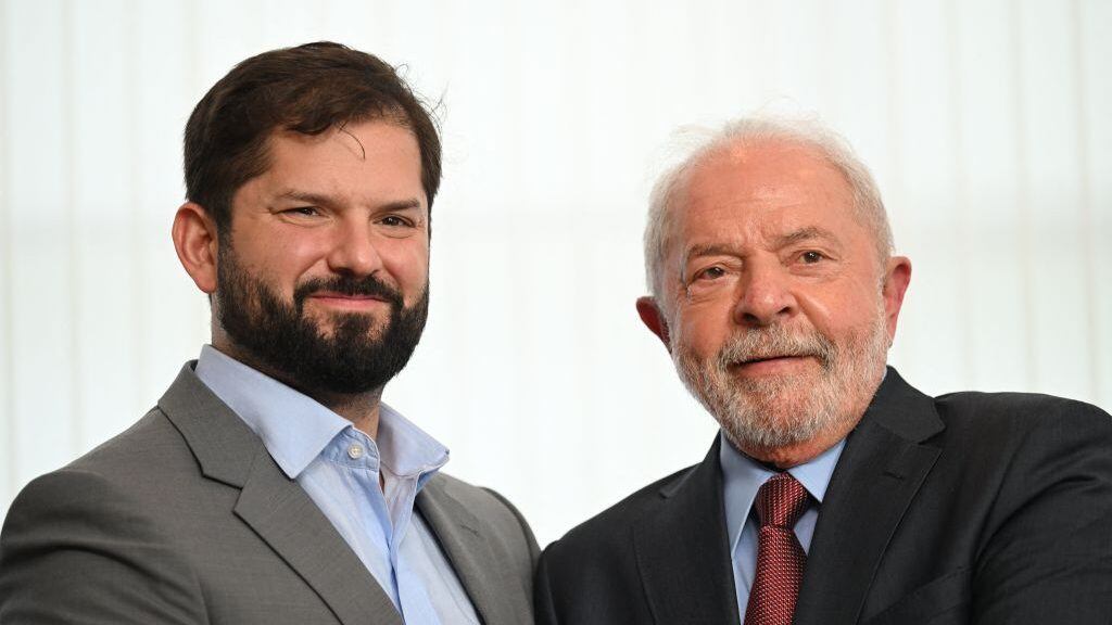 Brazil's President Luiz Inacio Lula da Silva (R) poses for a picture with his Chilean counterpart Gabriel Boric during a bilateral meeting in Brasilia on January 2, 2023. - Luiz Inacio Lula da Silva took office on January 1, 2023 for a third term as Brazil's president, vowing to fight for the poor and the environment and "rebuild the country" after far-right leader Jair Bolsonaro's divisive administration. (Photo by EVARISTO SA / AFP) (Photo by EVARISTO SA/AFP via Getty Images)