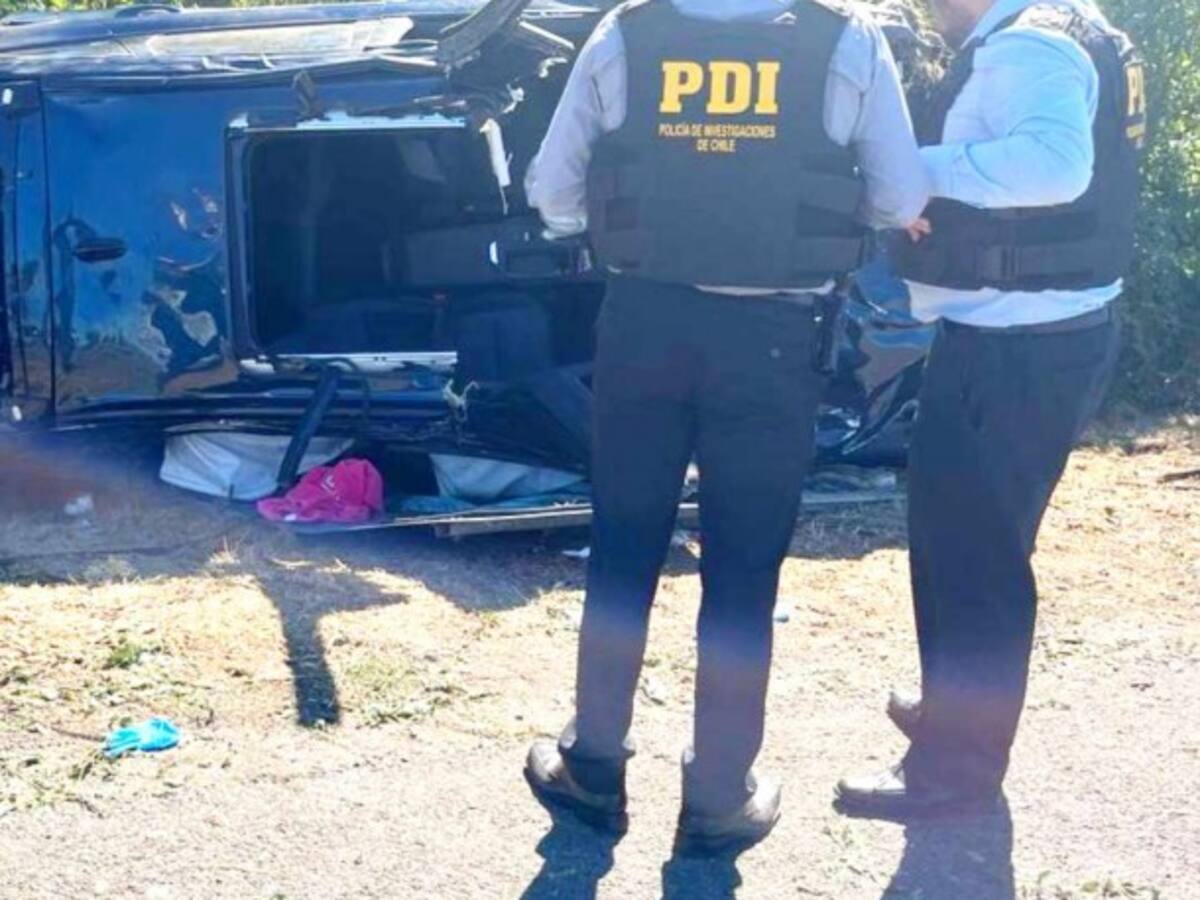 Detenidos in fraganti: jefe de PDI Maule rescata a ocupantes de un auto volcado y encuentra droga en su interior