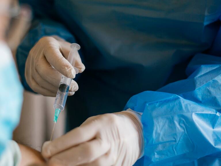 Minsal informó de 2.640 nuevos casos de covid-19 y 33 fallecidos en Chile | Getty Images