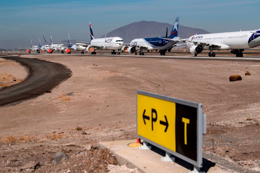 Aviones de Latam estacionados en el Aeropuerto de Santiago