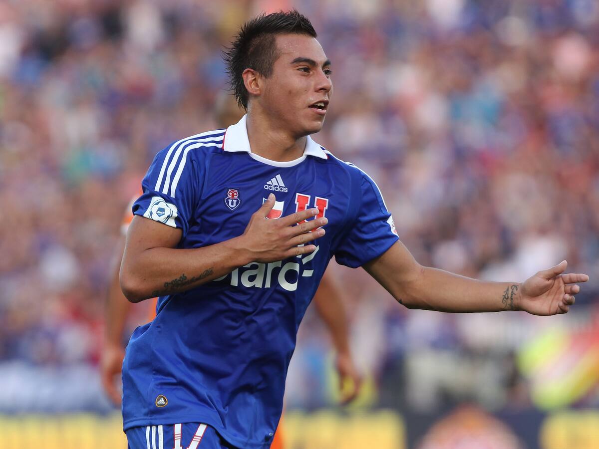 Eduardo Vargas sigue alargando el suspenso por su eventual regreso a la U y continúa entrenando en Uruguay