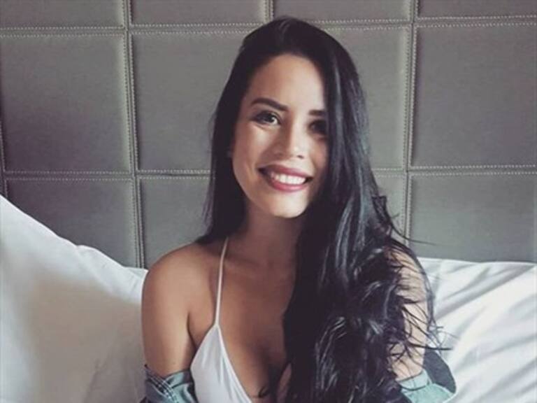 Angie Alvarado es aplaudida en redes sociales por elegante desnudo