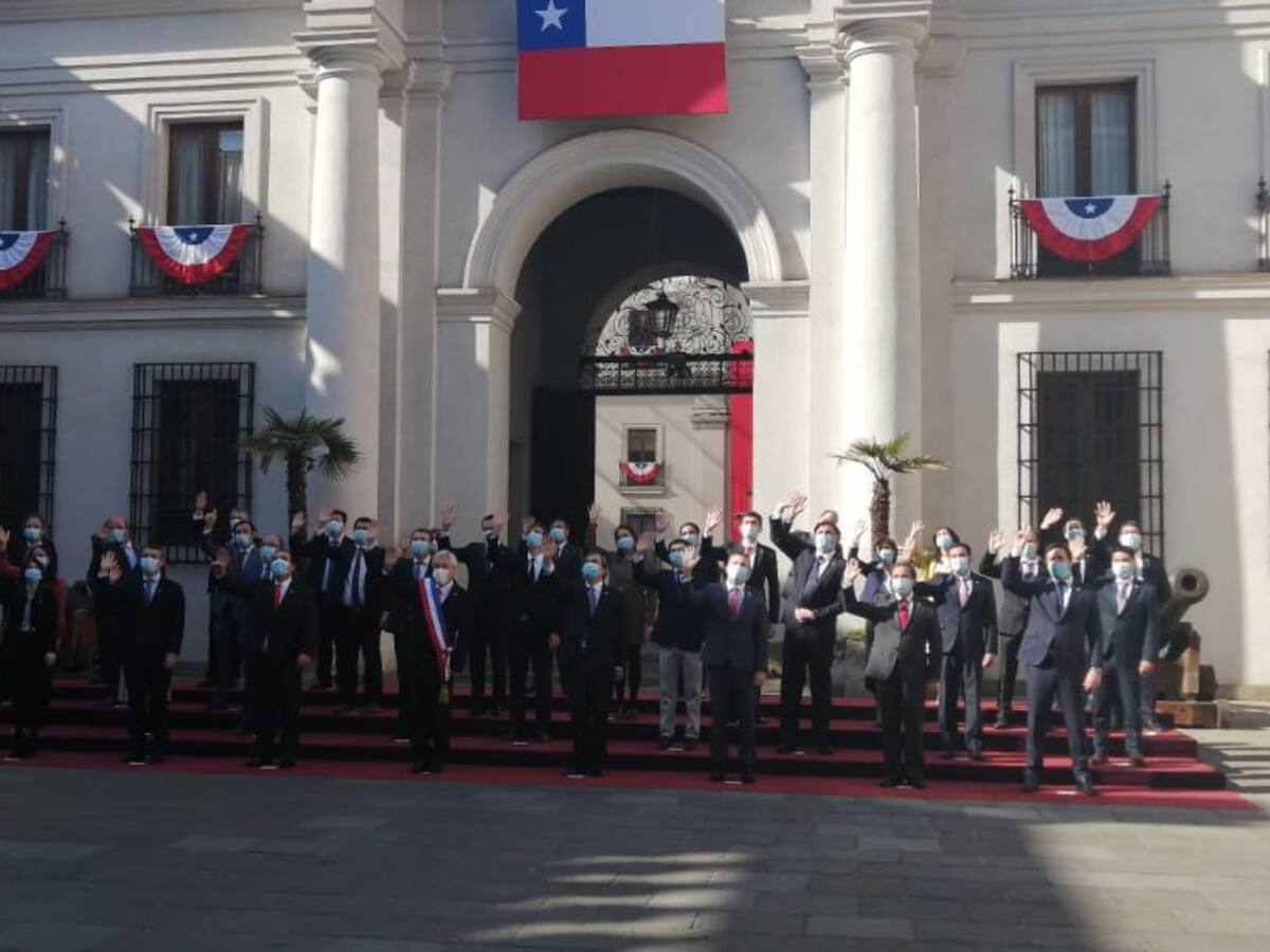 Presidente Piñera encabezó foto oficial con subsecretarios en la previa de Fiestas Patrias